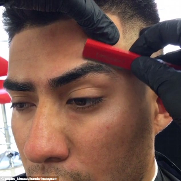 34F54D7100000578-3626596-Expert_at_work_Barber_Ramon_Ray_Zavala_has_been_posting_videos_a-a-15_1465176034852